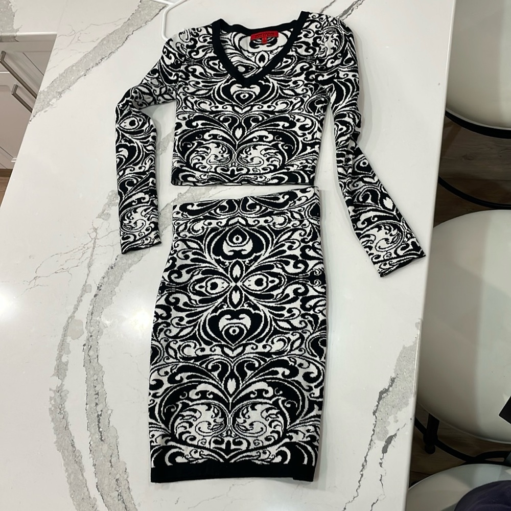 Wow Couture 2-piece Knit Black & White Long-Sleeve Shirt and Skirt Set